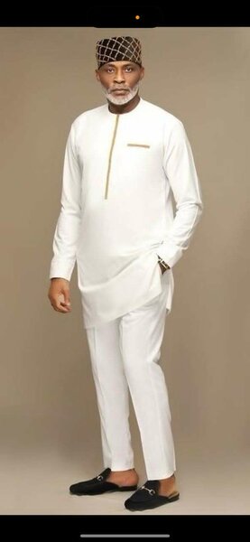 Ensemble africain homme élégant