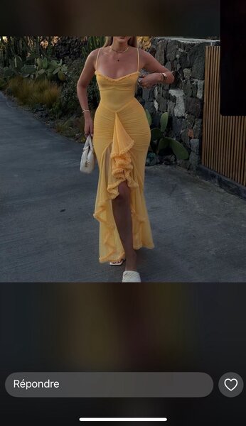 Robe longue jaune élégante