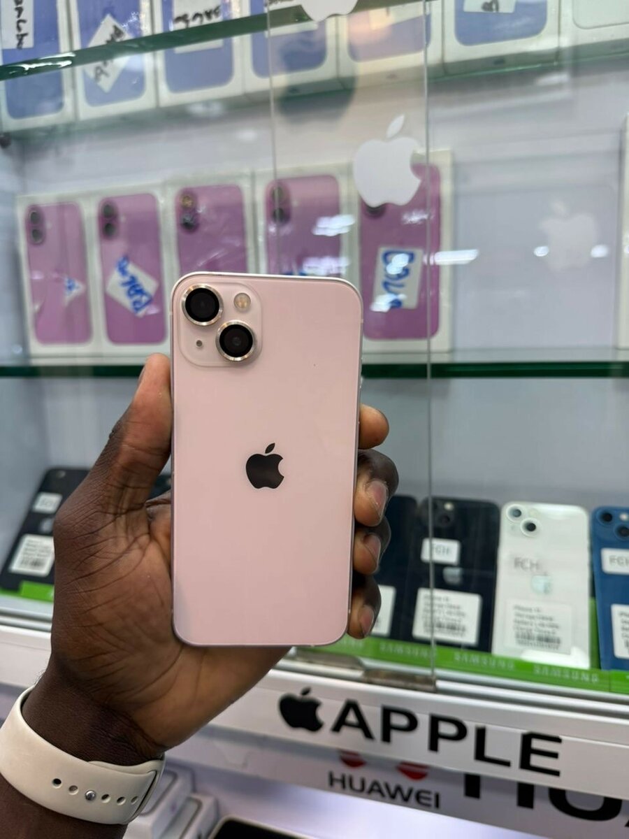 iPhone 13 128go quasi neuf