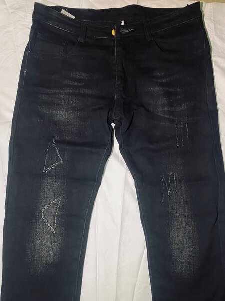 Jeans slim fit homme moderne