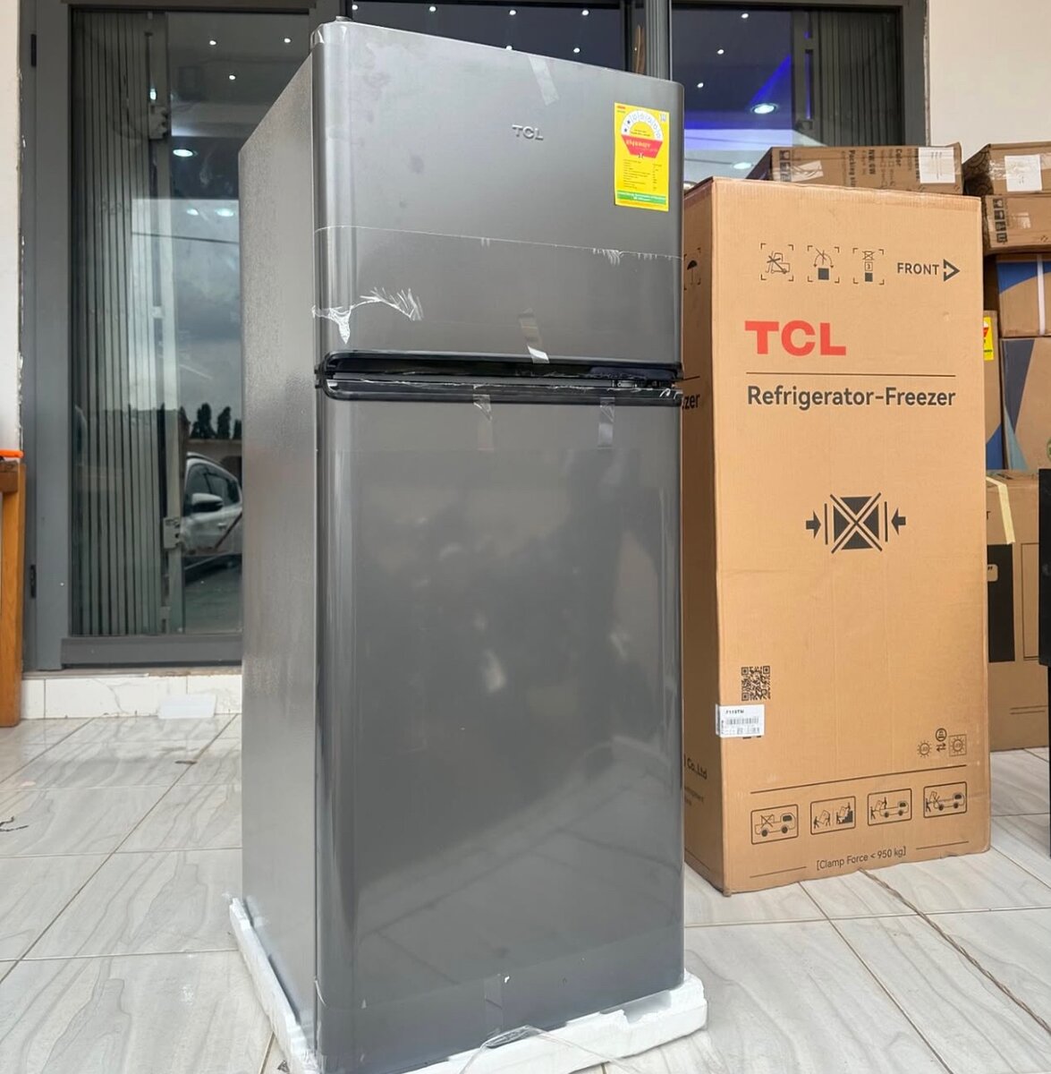 TCL REFRIGERATOR