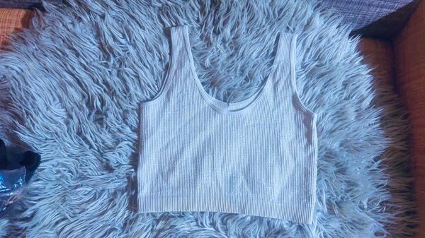 Haut court sans manches