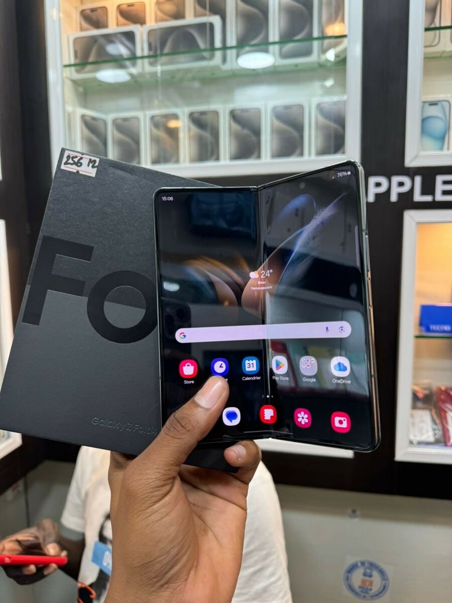 Samsung galaxy Z fold 4 256 giga