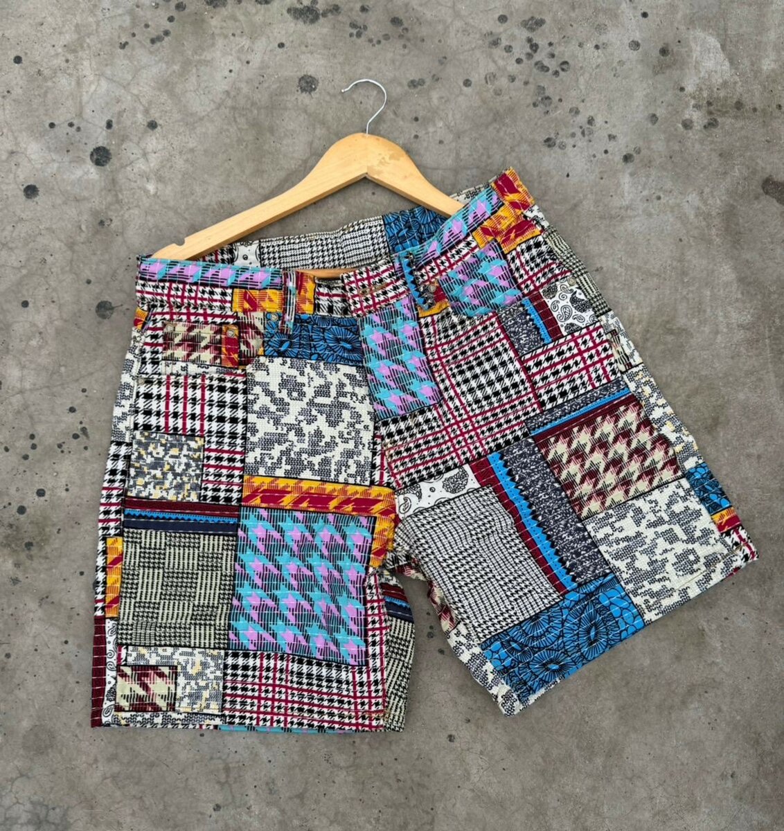 Shorts patchwork coloré