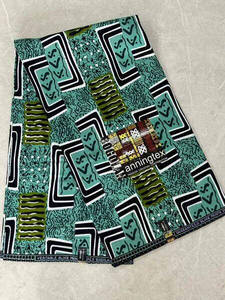 Des Pagnes Bogolan vert 