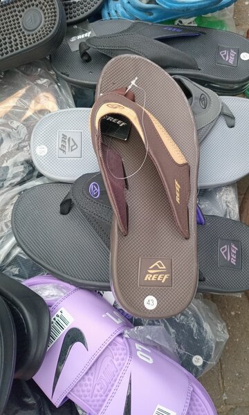 Reef luxury charlie slippers