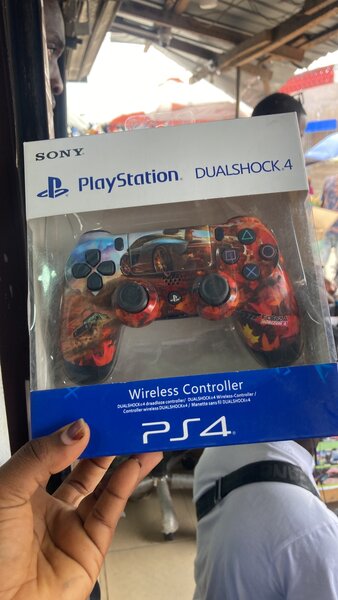 PS4 Controller