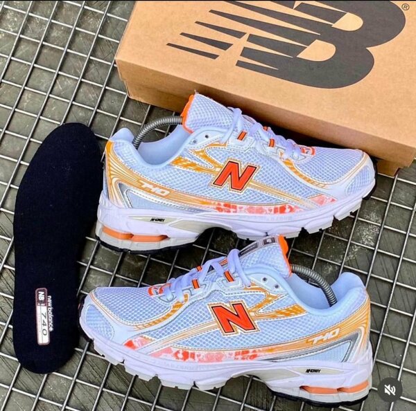 NEW BALANCE 740