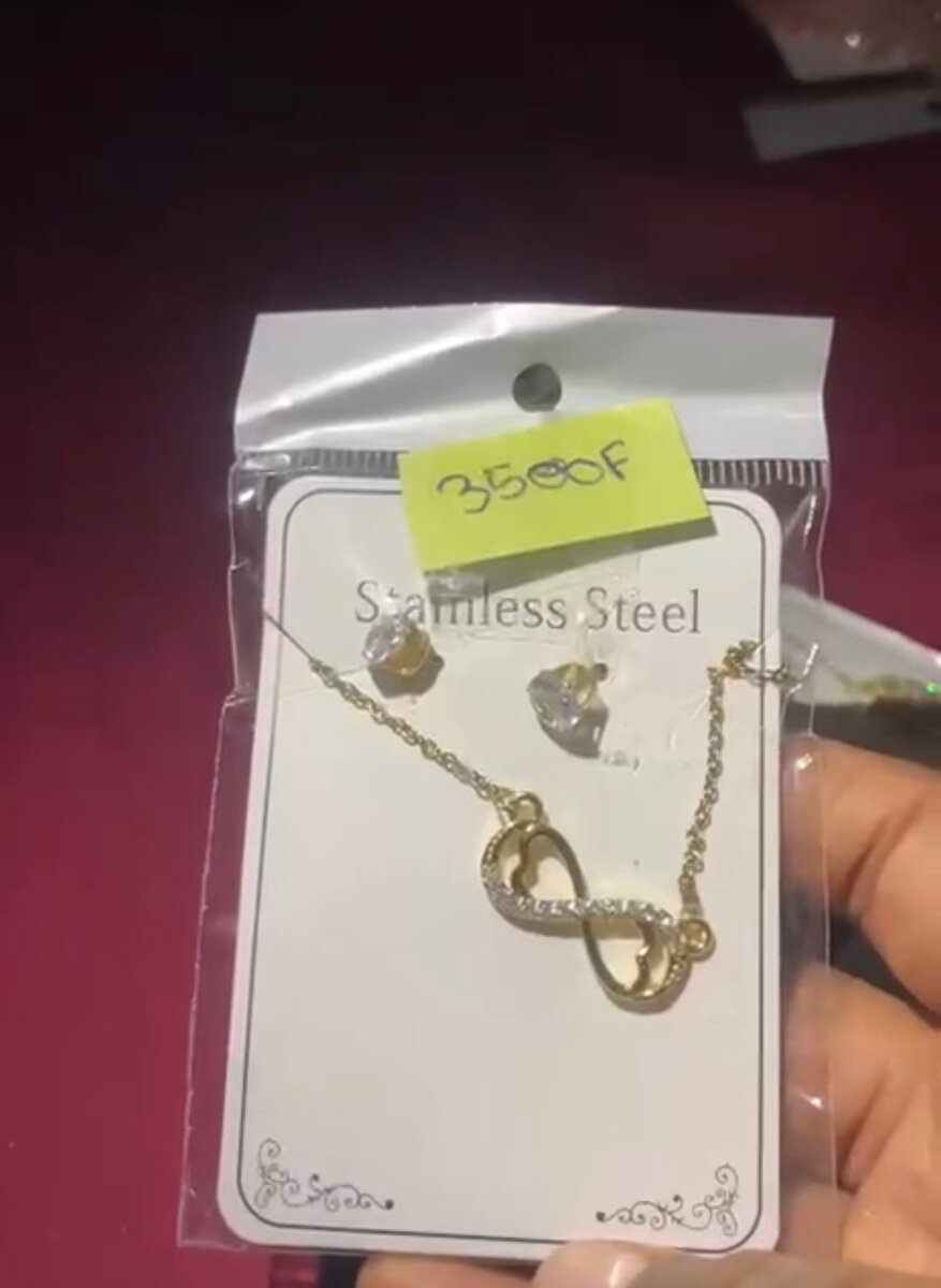 Chaîne et boucle d´Oreilles or