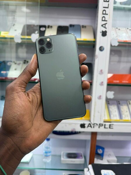 IPHONE 11PRO MAX 64GO SANS ID