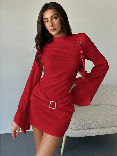 Robe rouge manches longues chic