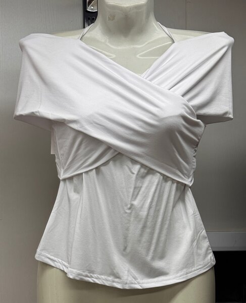 Топ с открытыми плечами