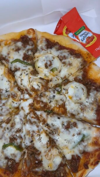 Pizza au Fromage et Viande