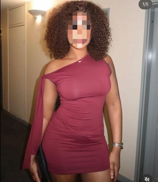 Robe moulante asymétrique