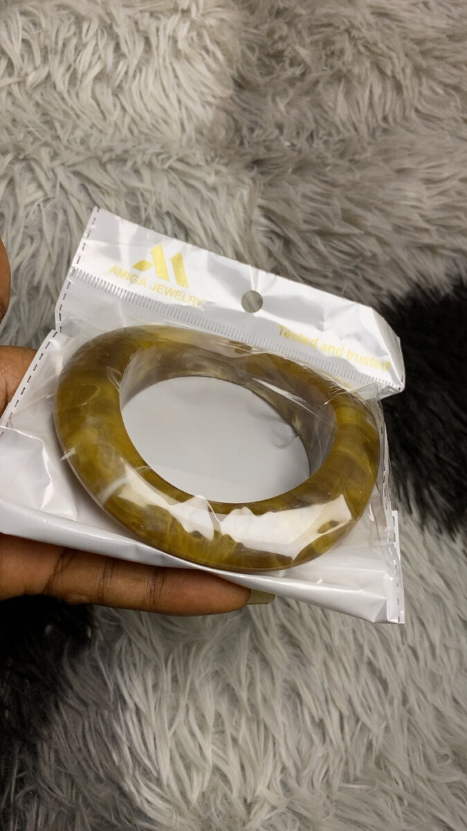 Bracelet en résine élégante