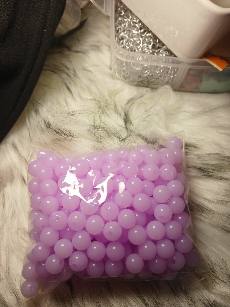 Perles rondes violettes