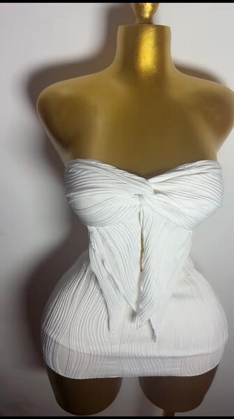 Robe bustier blanche élégante