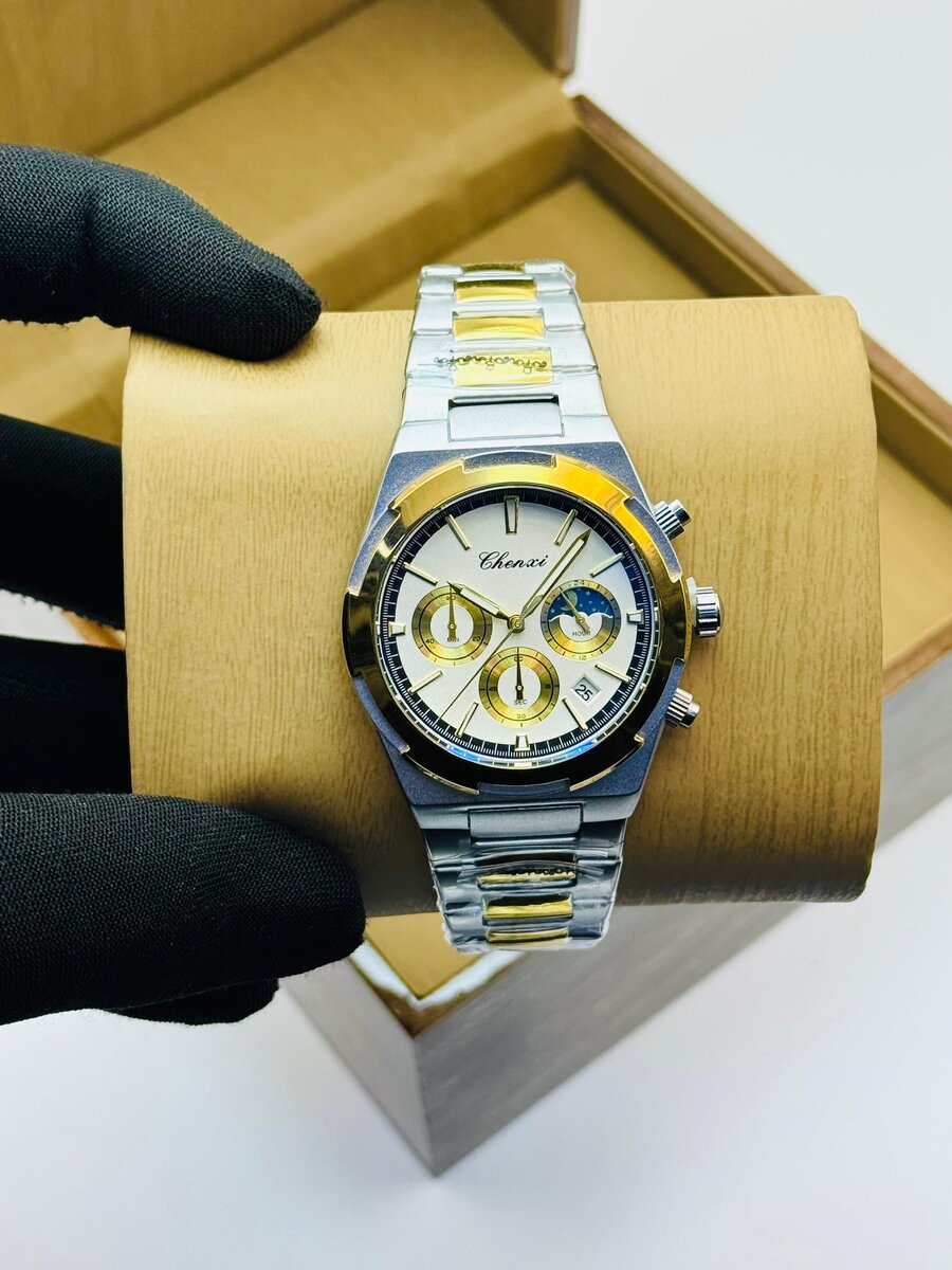 Montre chronographe élégante