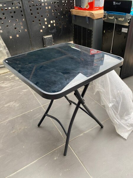 Table pliante en verre élégante