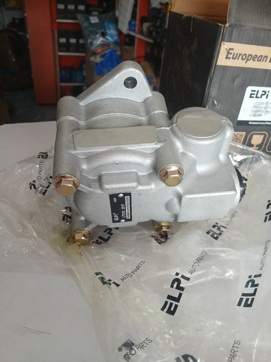 Pumpo à direction Mercedes