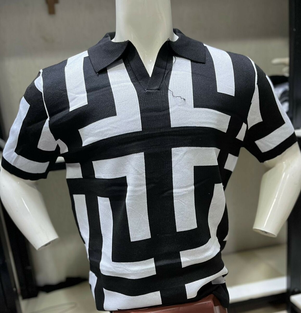 Polo graphique moderne homme