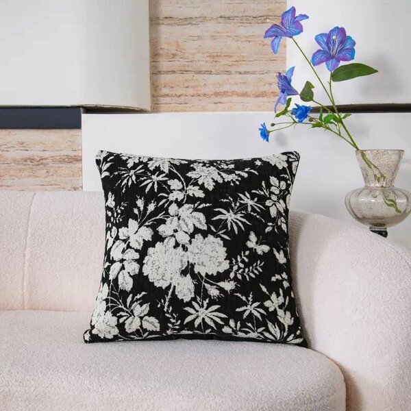 Coussin fleuri décoratif élégant