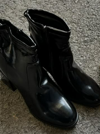 Кожаные зимние сапоги — это стильная и прочная обувь, которая обеспечивает тепло и комфорт. 🤗❤️