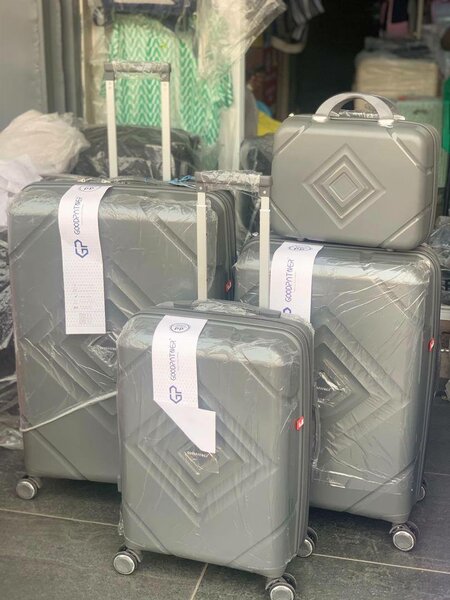 4pcs Travelling/ Luggage bags set