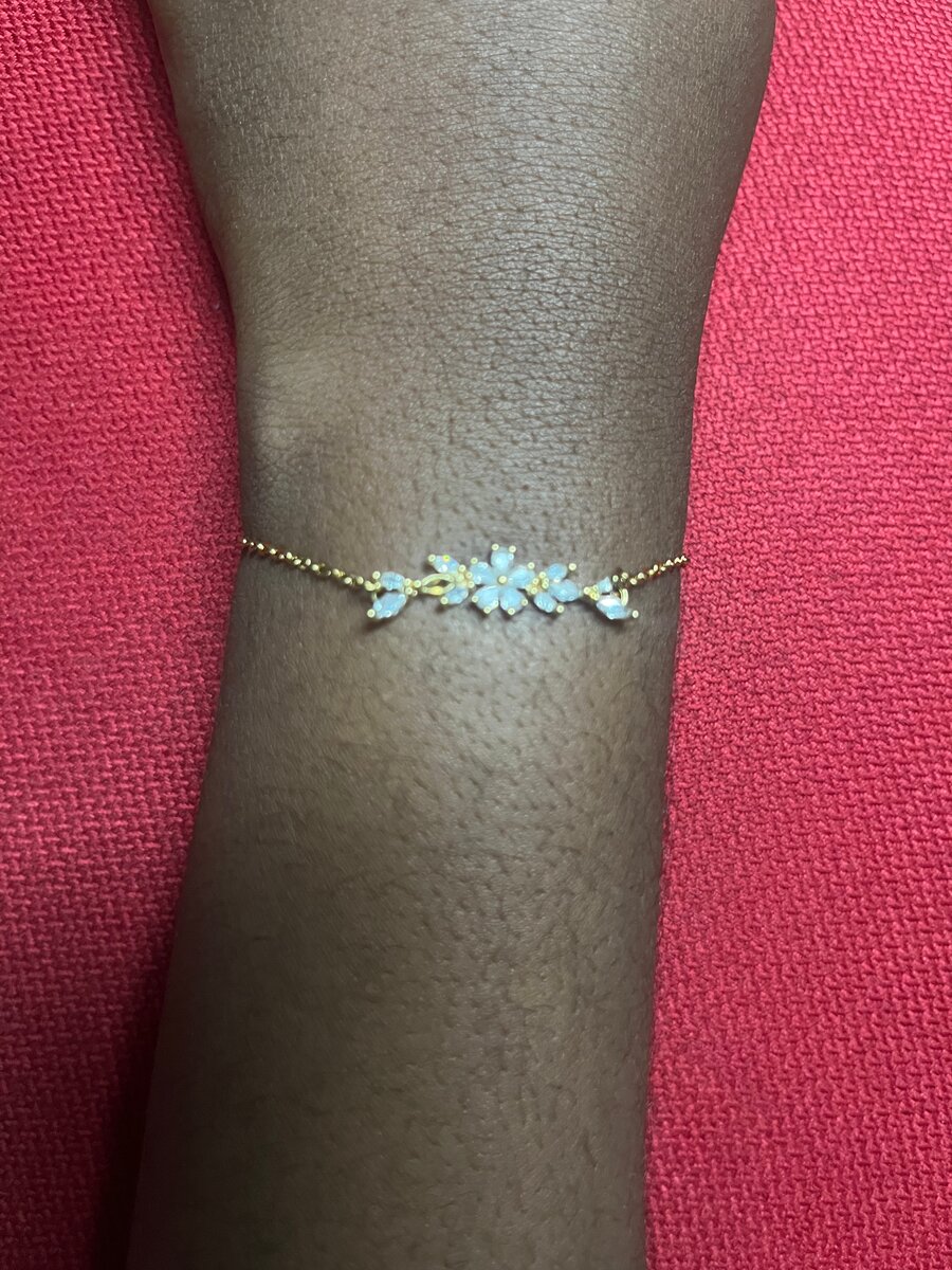 Bracelet fleur doré élégant