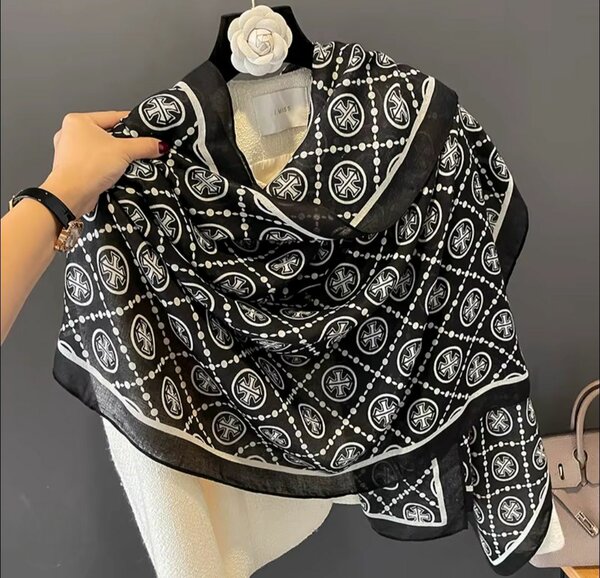 Foulard élégant noir et blanc