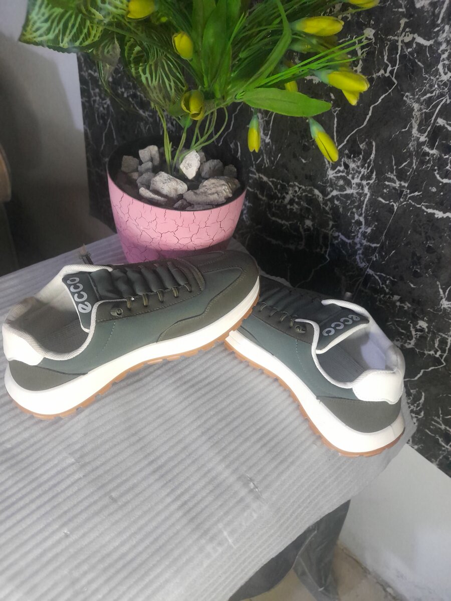 Chaussures Sneakers Modernes