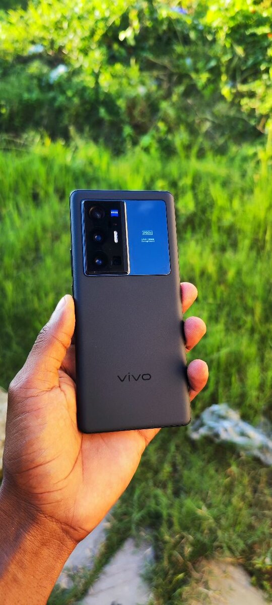 Vivo x70 pro+