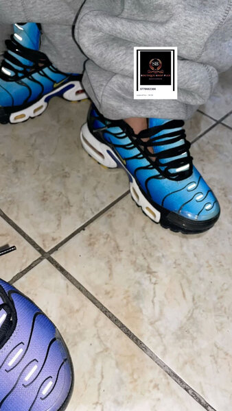 Baskets tendance bleu dégradé