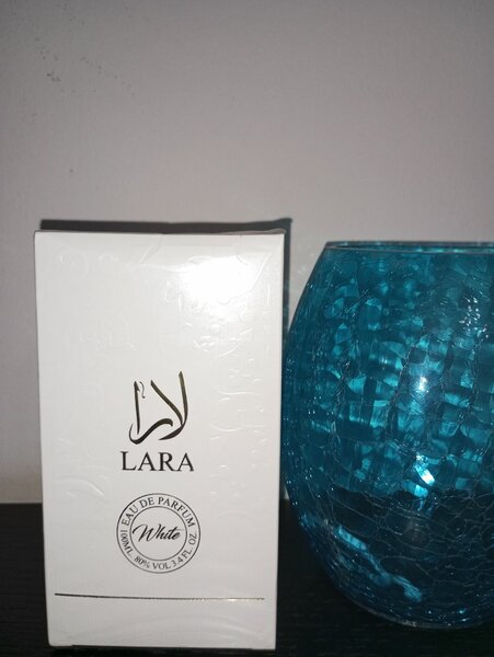 Parfum LARA White
