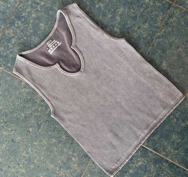 Débardeur côtelé à col en V