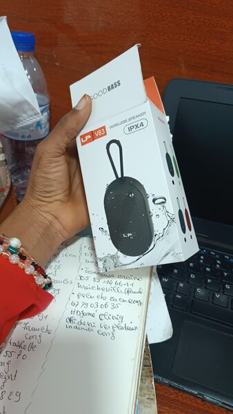 Mini haut parleur bluetooth .