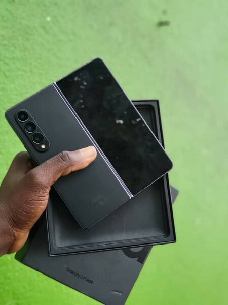 Galaxy z fold 4 256/12 giga ram