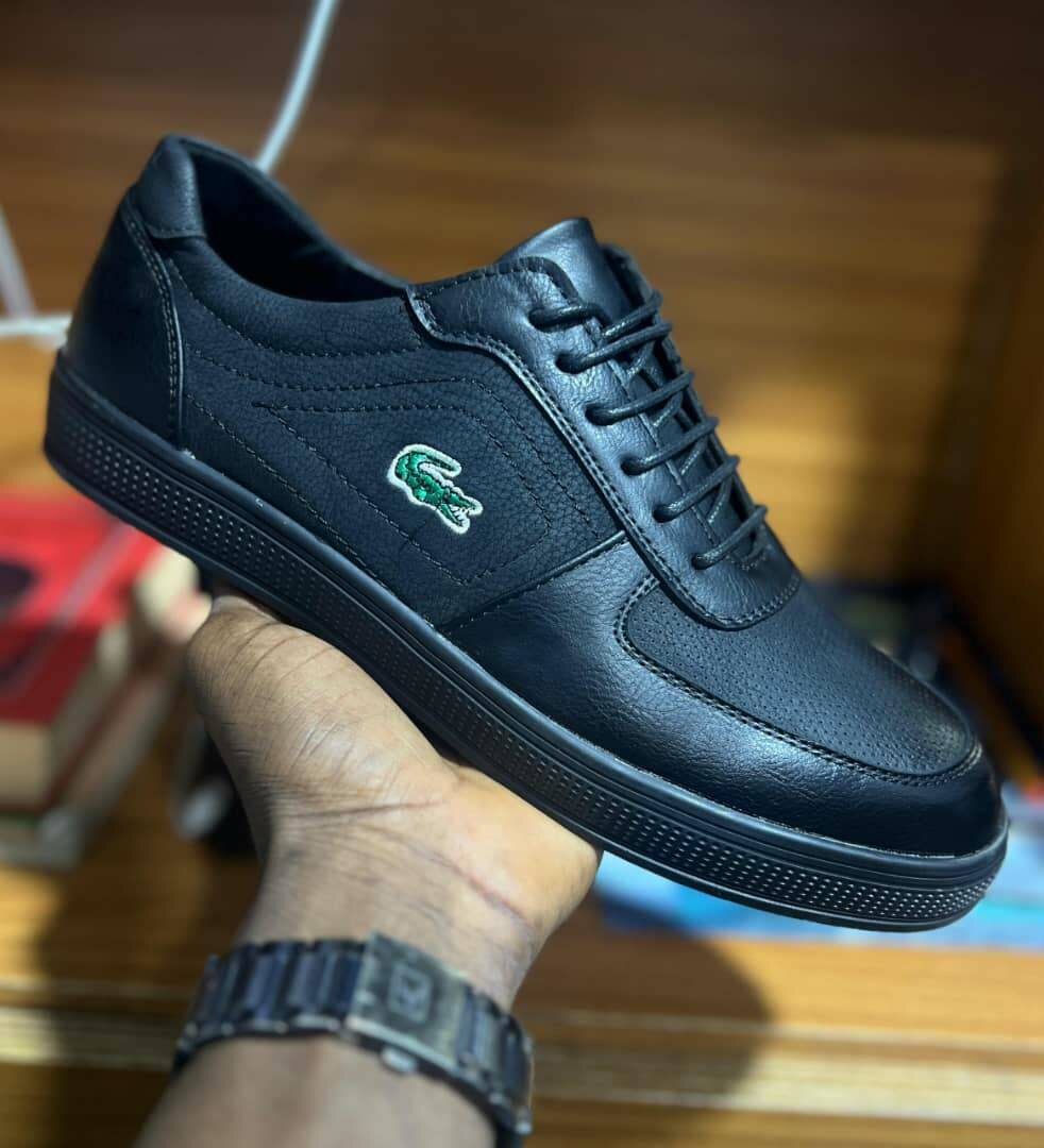 Chaussures Lacoste en cuir élégantes