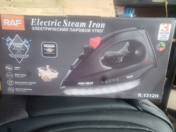 RAF Travel Steam Iron