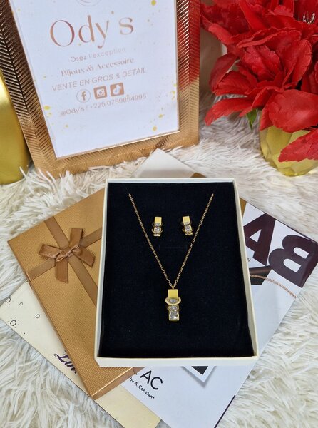 Ensemble Collier et Boucles