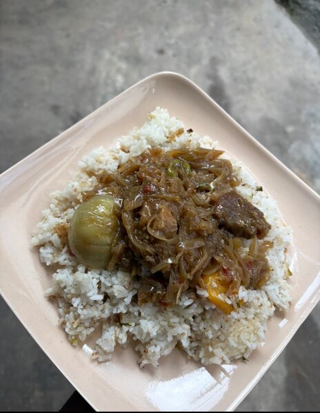 Lafri accompagné de viandes