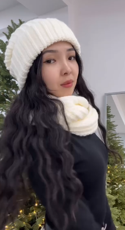 Комплект : шапка и шарф