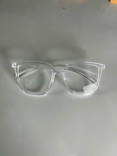 Lunettes transparentes élégantes