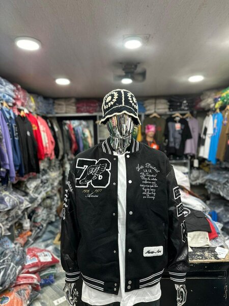 Pull homme et femme disponible