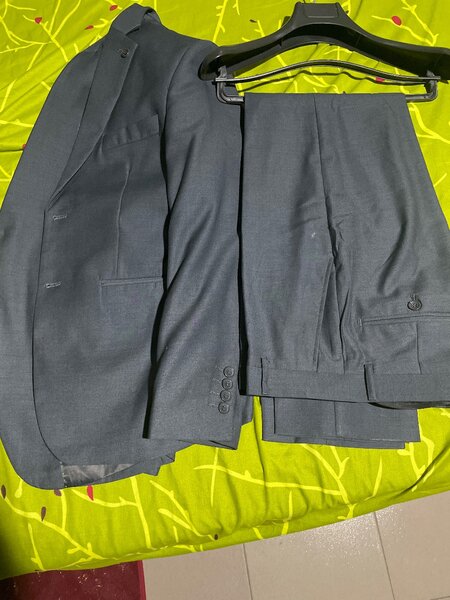 Costume élégant pour hommes