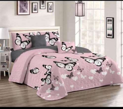 Bedding set with multi-colored print, 5 pieces, Queen size