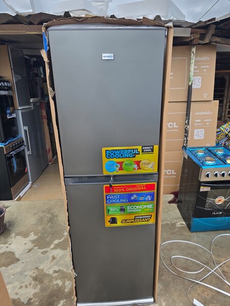 Réfrigérateur double porte moderne