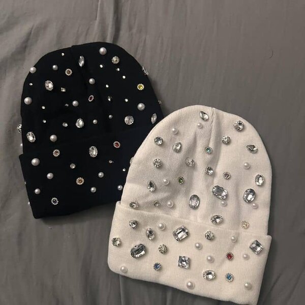 Bonnet élégant bijoux