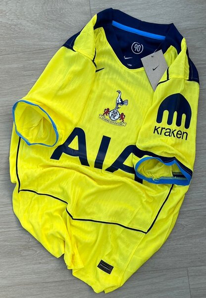 Maillot de football jaune