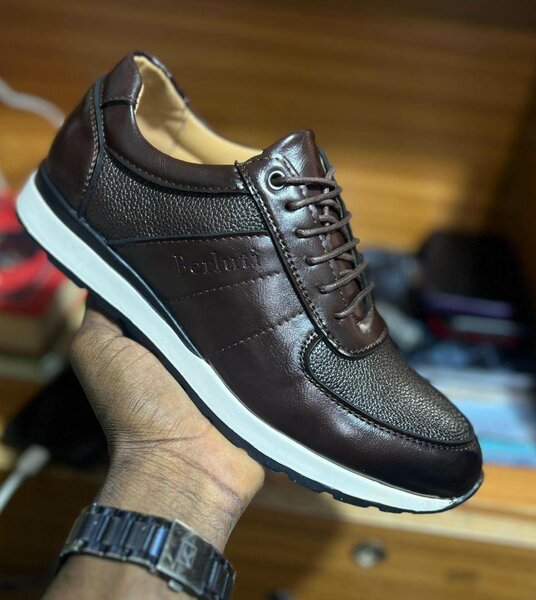 Chaussures hommes élégantes cuir